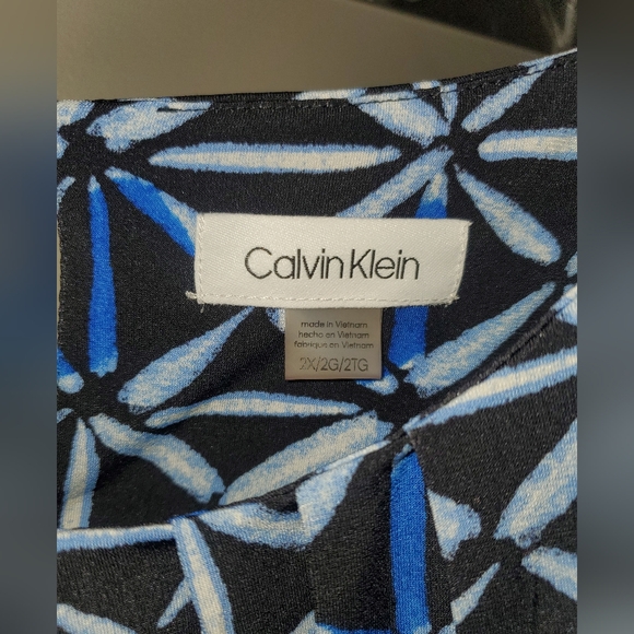 Calvin Klein Black and Blue Geometric Patterned Sleeveless Top 2X EUC - Picture 2 of 12